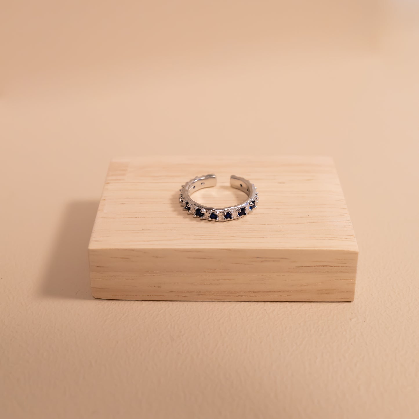 Bianca Blu Ring